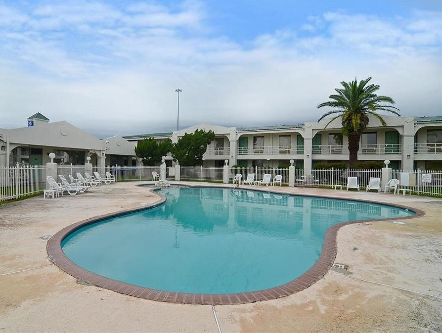 Americas Best Value Inn Beaumont Exterior photo