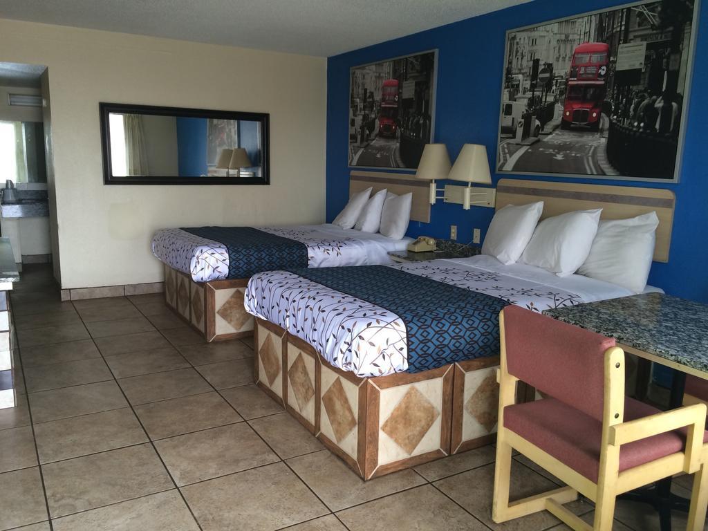Americas Best Value Inn Beaumont Exterior photo